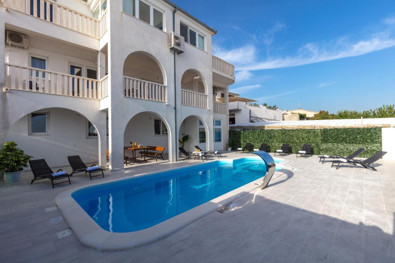 Villa Anja Lux, Σπλιτ Εξωτερικό φωτογραφία